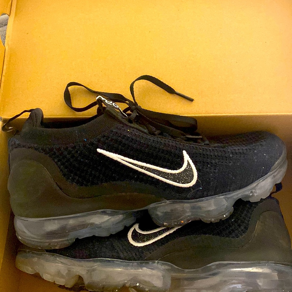 Womens Vapor max Nike 2021 Black/ White metallic silver